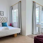 Bright Loft 4Br Marmikhael