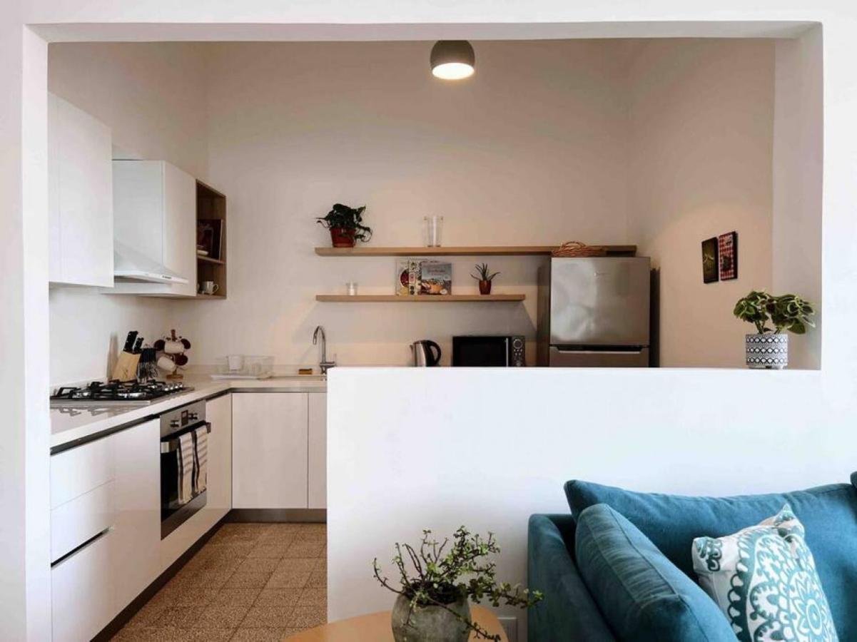Bright Loft 4br Marmikhael Apartment